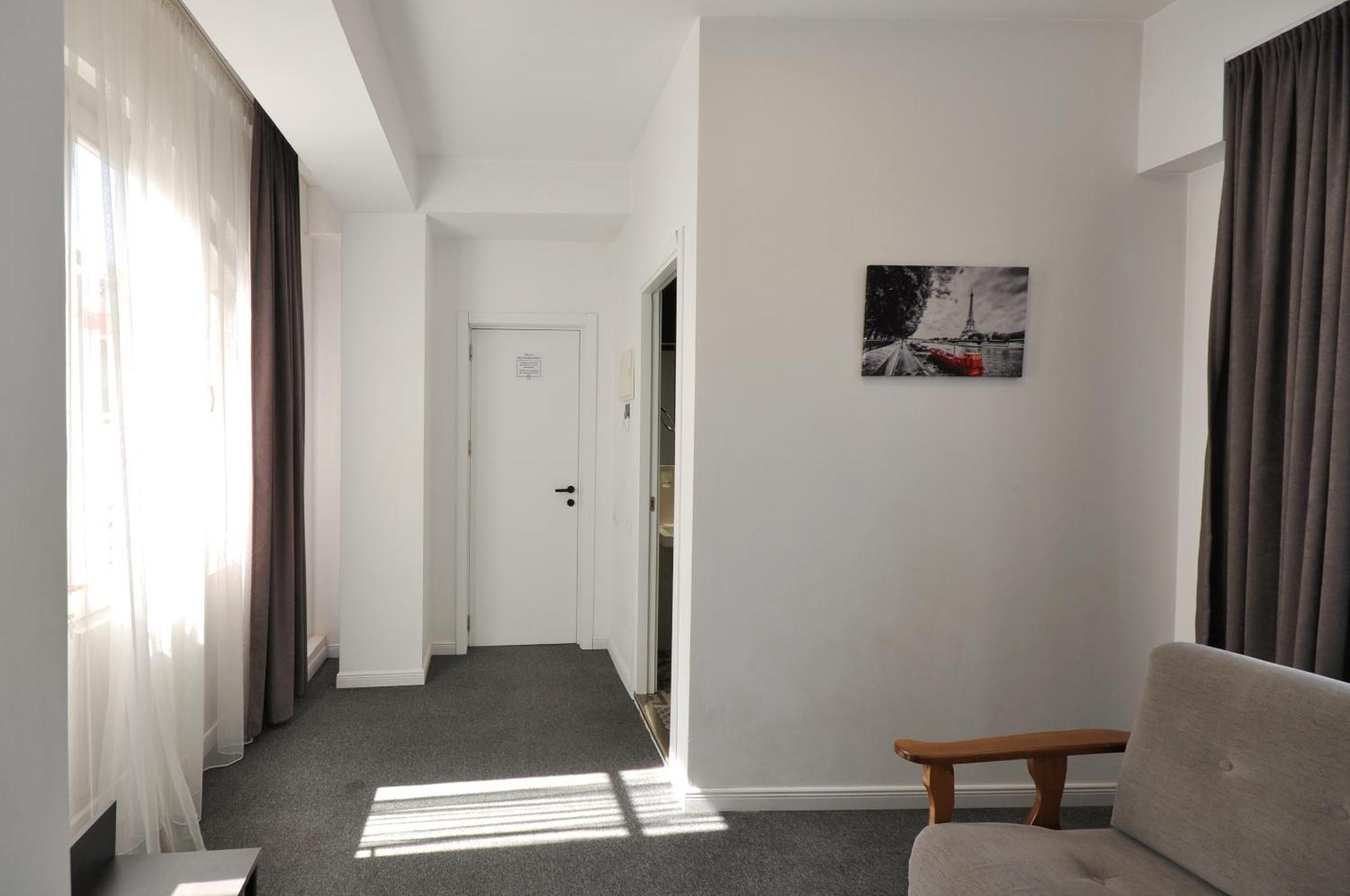 Meidan Inn Tbilisi Exterior photo